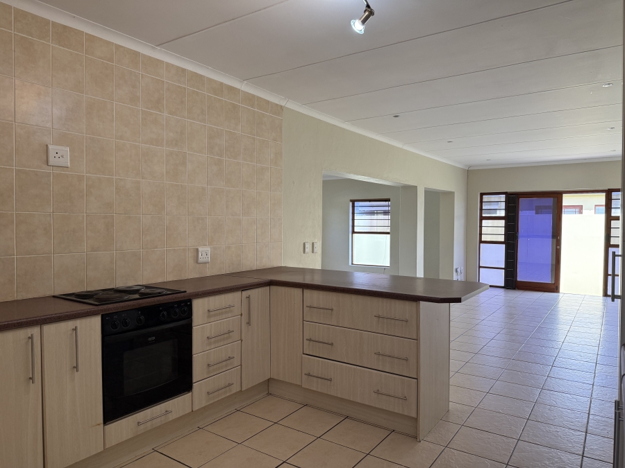 3 Bedroom Property for Sale in Sandbaai Western Cape